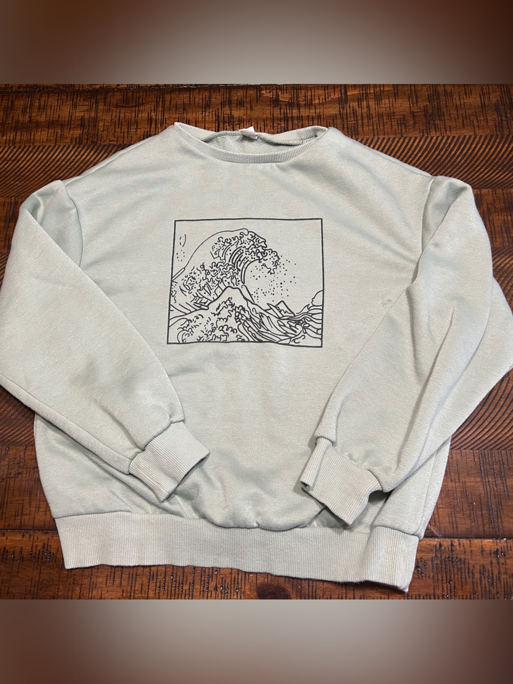 Seafoam Green Graphic Sweatshirt with Wave Printing